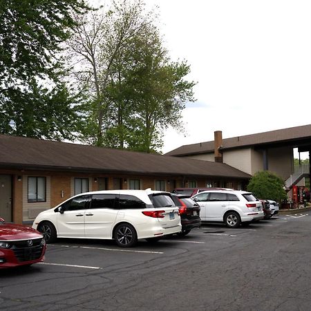 Carrier Motor Lodge Newington Экстерьер фото